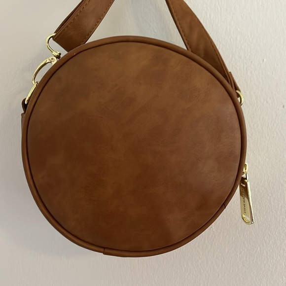 Fun Circular Steve Madden bag - Picture 5 of 12